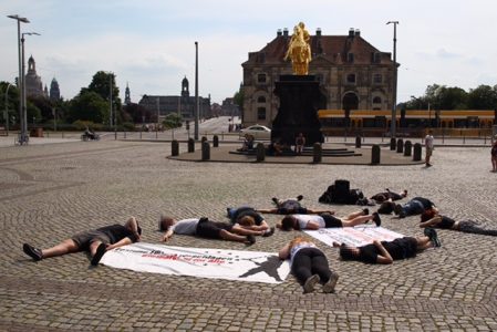 Die Gruppe aus Dresden macht auf die Situation im Mittelmeer Aufmerksam