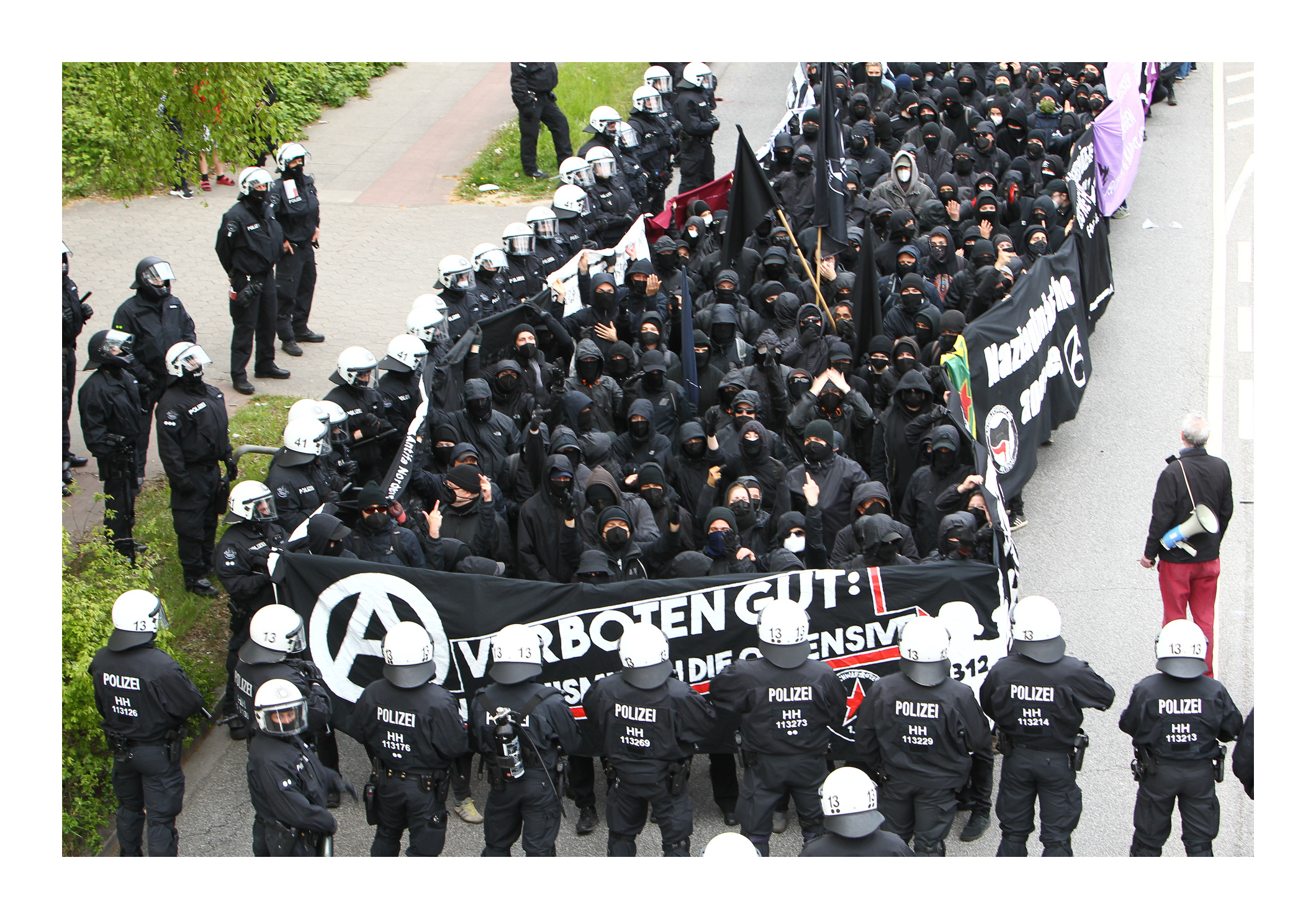 Anarchistische 1. Mai Demonstration in Hamburg