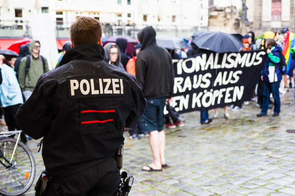 Die Nope Demonstration gegen Pegida in Dresden