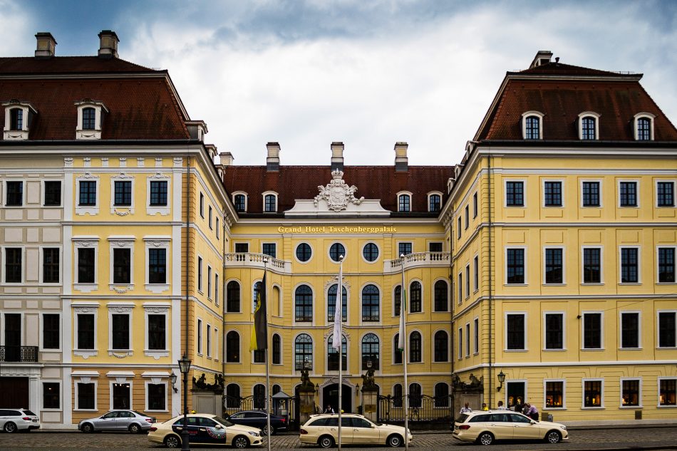 Hotel der Bilderberg Konferenz in Dresden