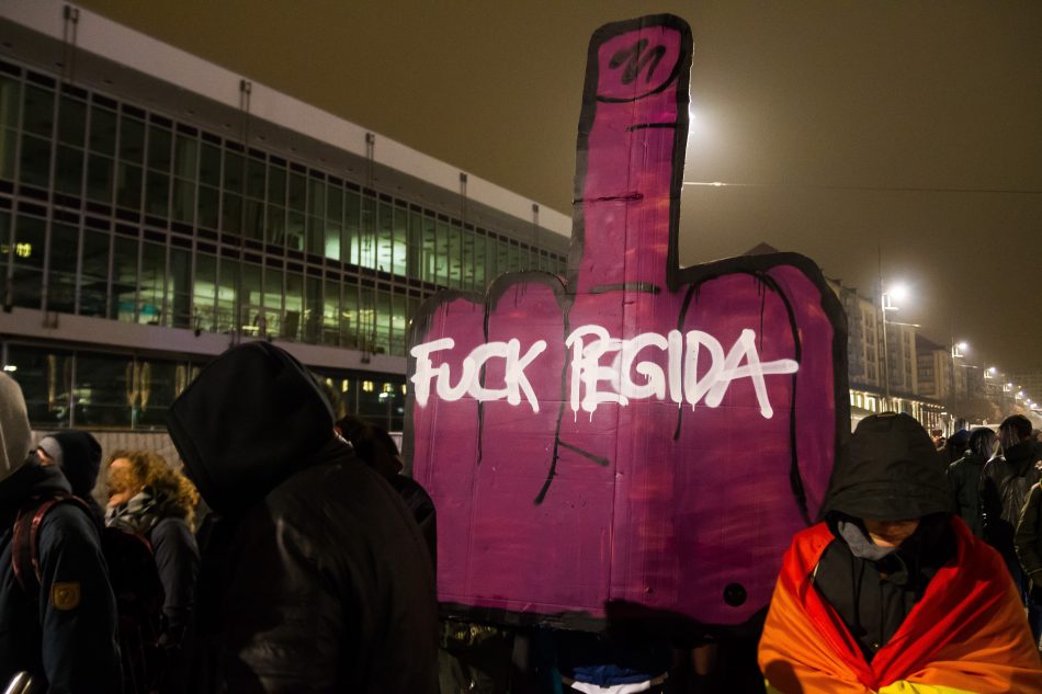 Die Studenten von der TU Dresden haben teilweise recht kreative Protestschilder auf der WHAT Demonstration dabei gehabt