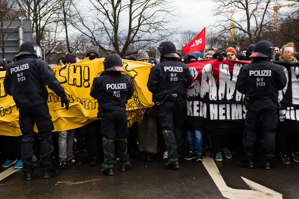 Demonstration gegen die Neonazi Partei die Rechte in Leipzig