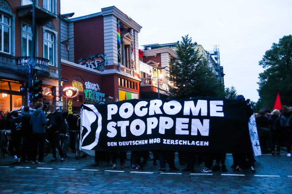 Die Demonstration " Pogrome verhindern bevor sie passieren!" startete vor der roten Flora