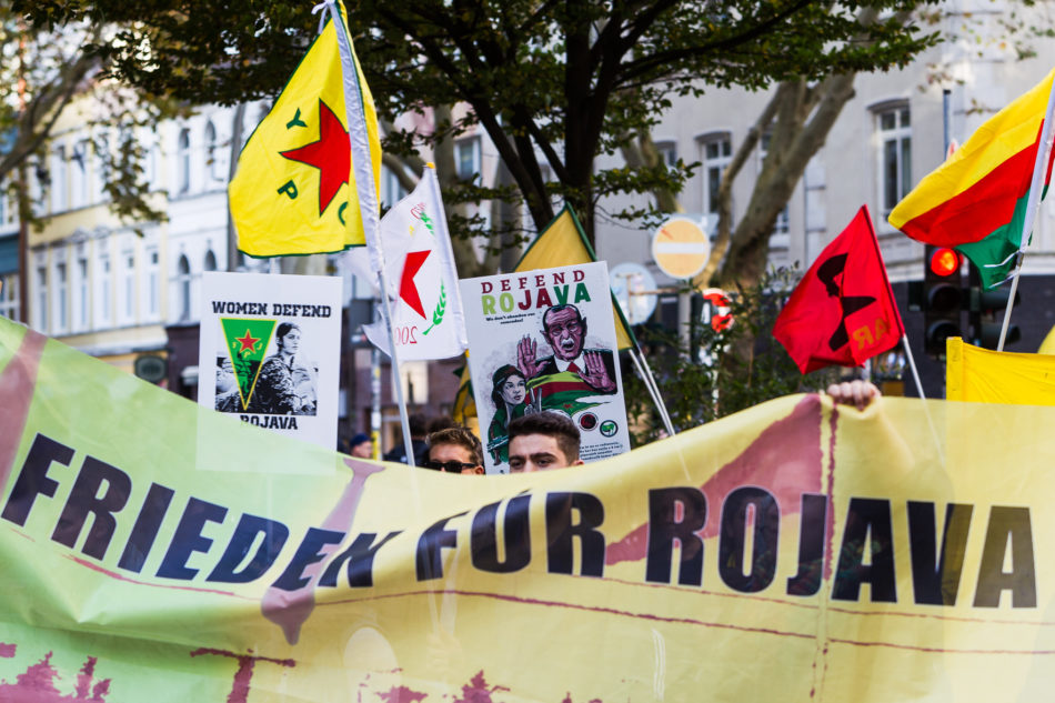 Frieden für Rojava Demo in Hamburg