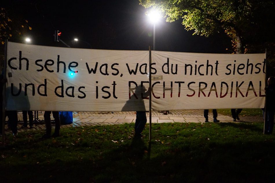 Einige Dresdner demonstrierten gegen die Querdenker in Dresden