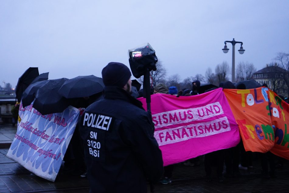 Der Blick der Polizei Sachsen ist wie immer stramm Links gerichtet, was die AFD und Pegida machen, interessieren hier nicht