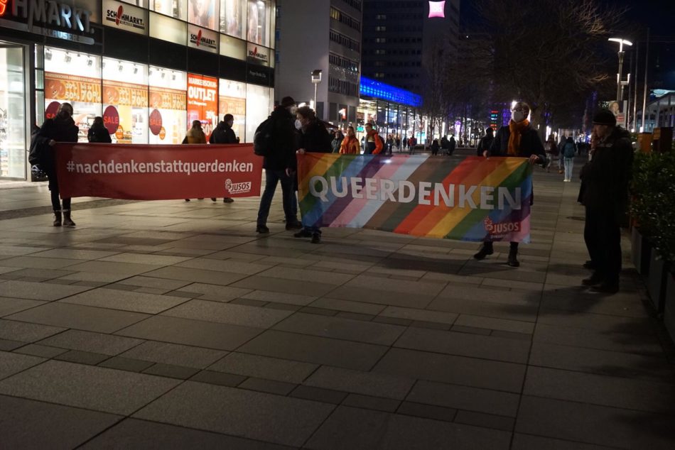 Demo gegen Querdenken Demo nach dem 13. Februar in Dresden