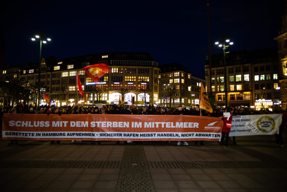 Seebrücke Demonstration in Hamburg