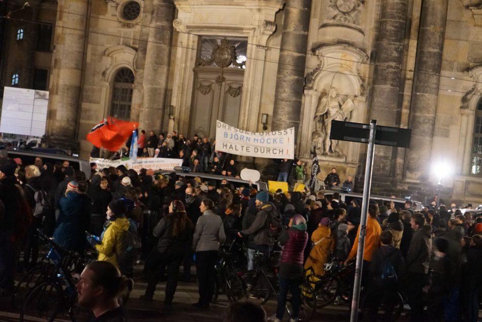 Viele Dresdner demonstrierten an diesem Abend gegen Pegida