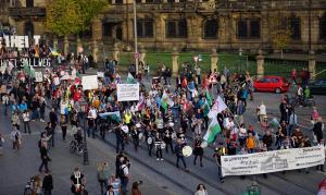 Querdenken-Demonstrationszug